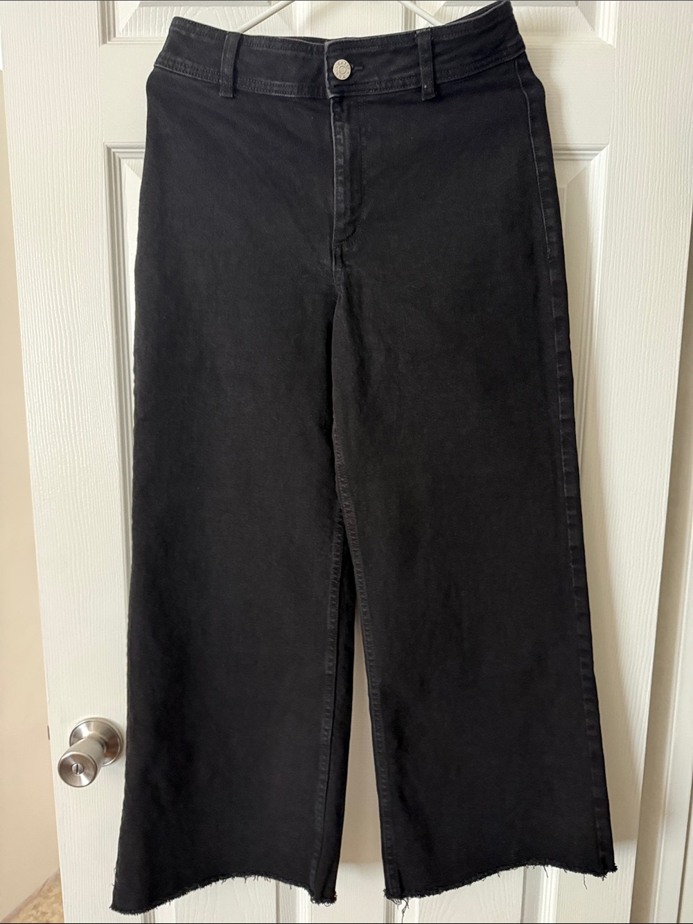 Mango Black Cropped Wide-Leg Jeans with Raw Hem